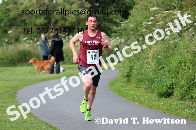 The 2024 Tynedale Pie n Peas 10k Road Race, Ovington to Low Prudhoe Country Park, Northumberland.  Photo: David T. Hewitson/Sports for All Pics